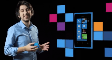 Widziałeś jak LekkoStronniczy tłumaczą jak używać Nokii Lumia 800?