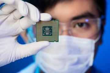 Intel twierdzi, że do grania wcale nie jest potrzebny mocny pecet. Oto rozwiązanie