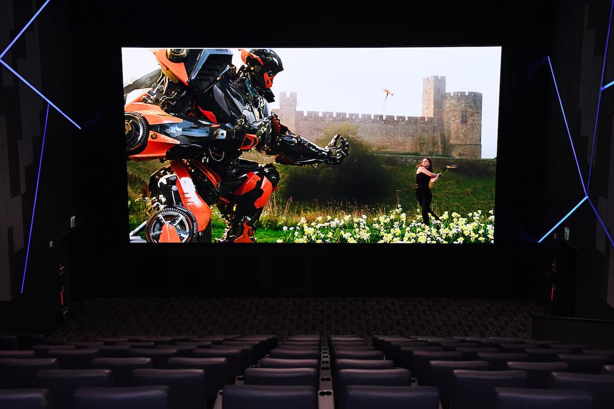 Filmy w kinach będą wyświetlane na wielkich telewizorach Samsunga