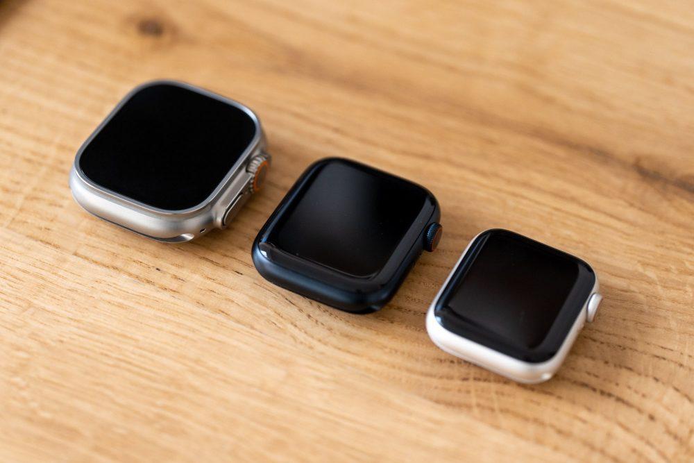 Apple Watch SE (2022) 40 mm vs Apple Watch Series 8 45 mm vs Apple Watch Ultra 49 mm class="wp-image-2503044" 