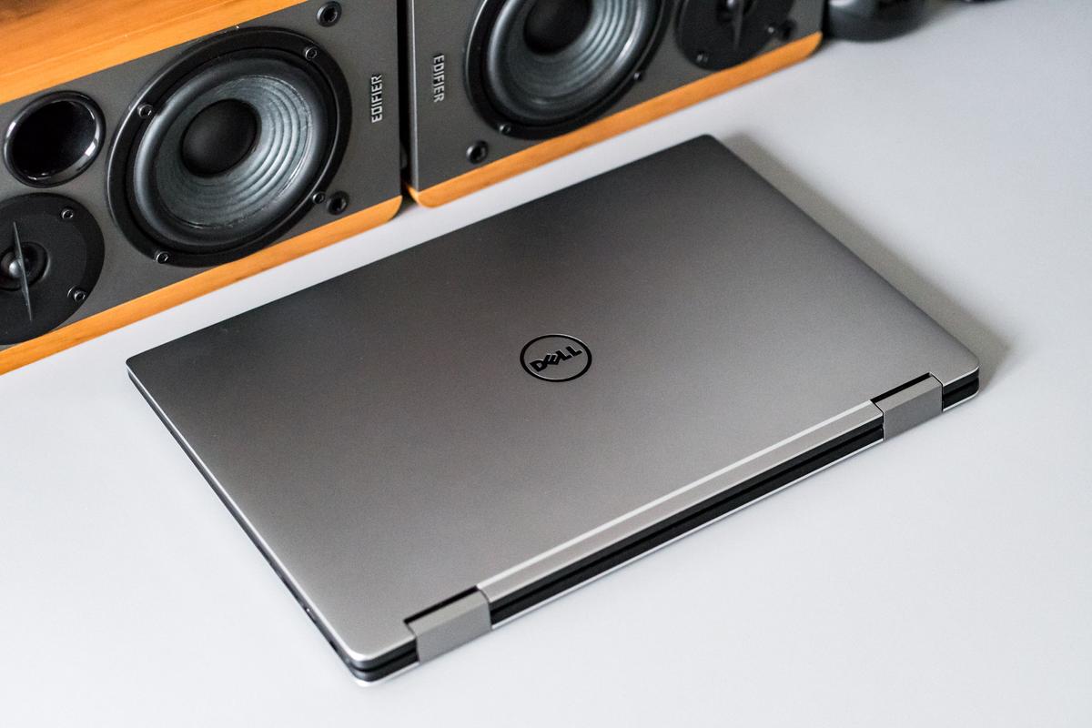 dell-xps-13-2w1-2 class="wp-image-546069" 