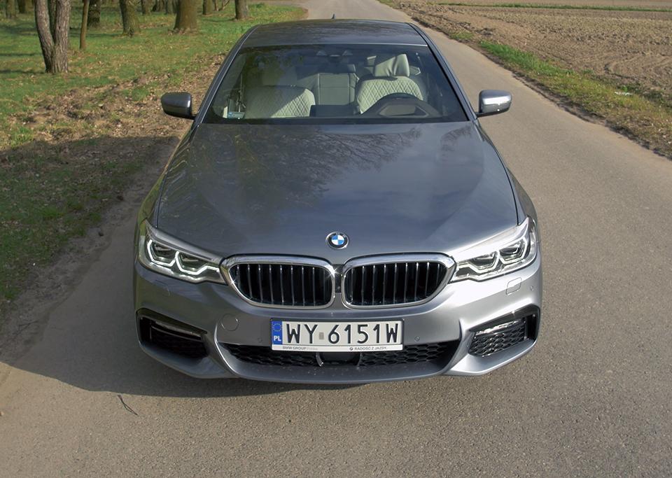 BMW 540i xdrive class="wp-image-561115" 