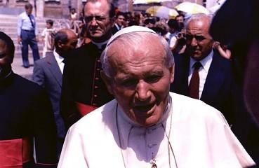 Jan Paweł II zostanie świętym w 4K i 3D