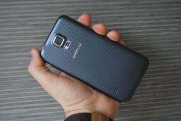 Samsung Galaxy S5 niczym walec rozjeżdża androidową konkurencję