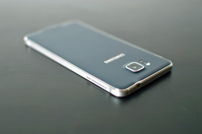 Samsung Galaxy Alpha 028 