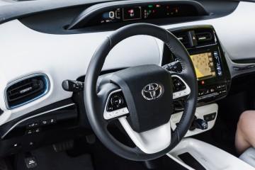 Toyota Safety Sense - sprawdzamy jak działa w Priusie