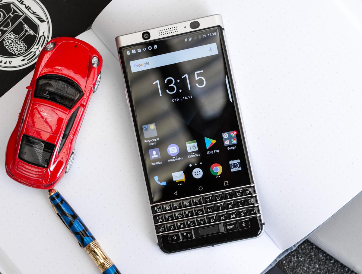 Jaki smartfon do 1500 zł - BlackBerry KeyOne class="wp-image-628261" 