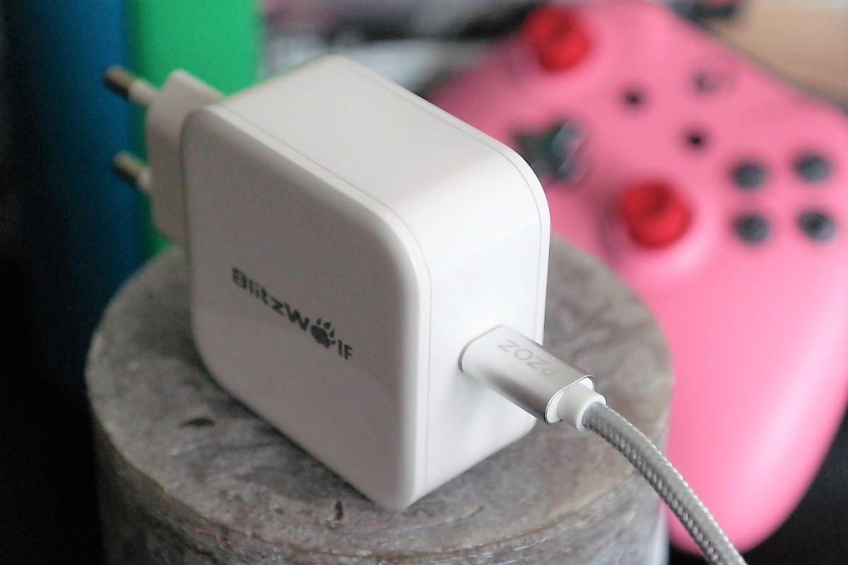 PZOZ stworzyło własny kabel do szybkiego ładowania iPhone'a. Kosztuje kilkanaście złotych