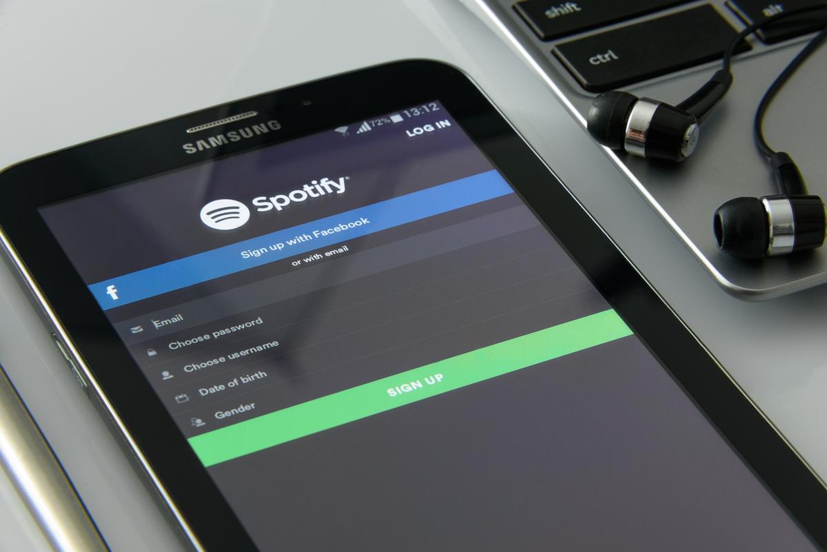 Jak automatycznie zapisywać playlisty na Spotify - poradnik krok po kroku