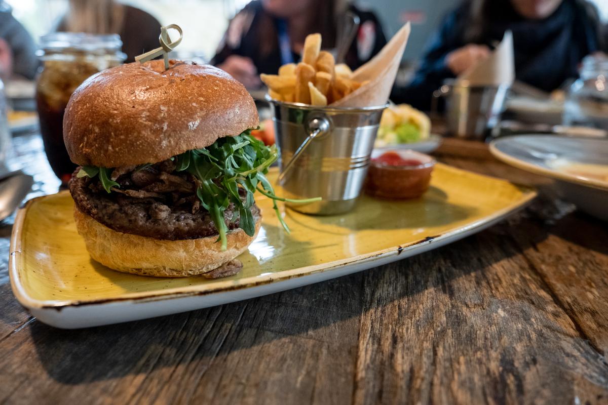 Impossible Burger 2.0 class="wp-image-918075" 