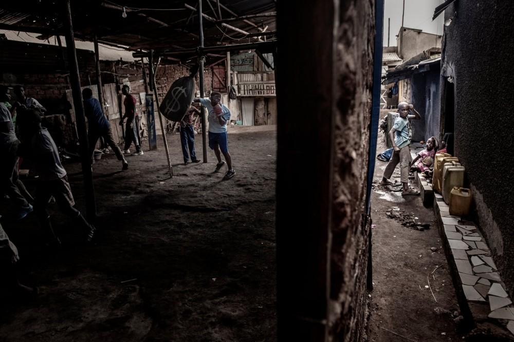 Fot. John T Pedersen. I miejsce w kat. Sport, pojedyncze zdjęcie. Morin Ajambo, bokserka i mama siódemki dzieci, trenuje w slumsach w ugandyjskiej Kampali. 
