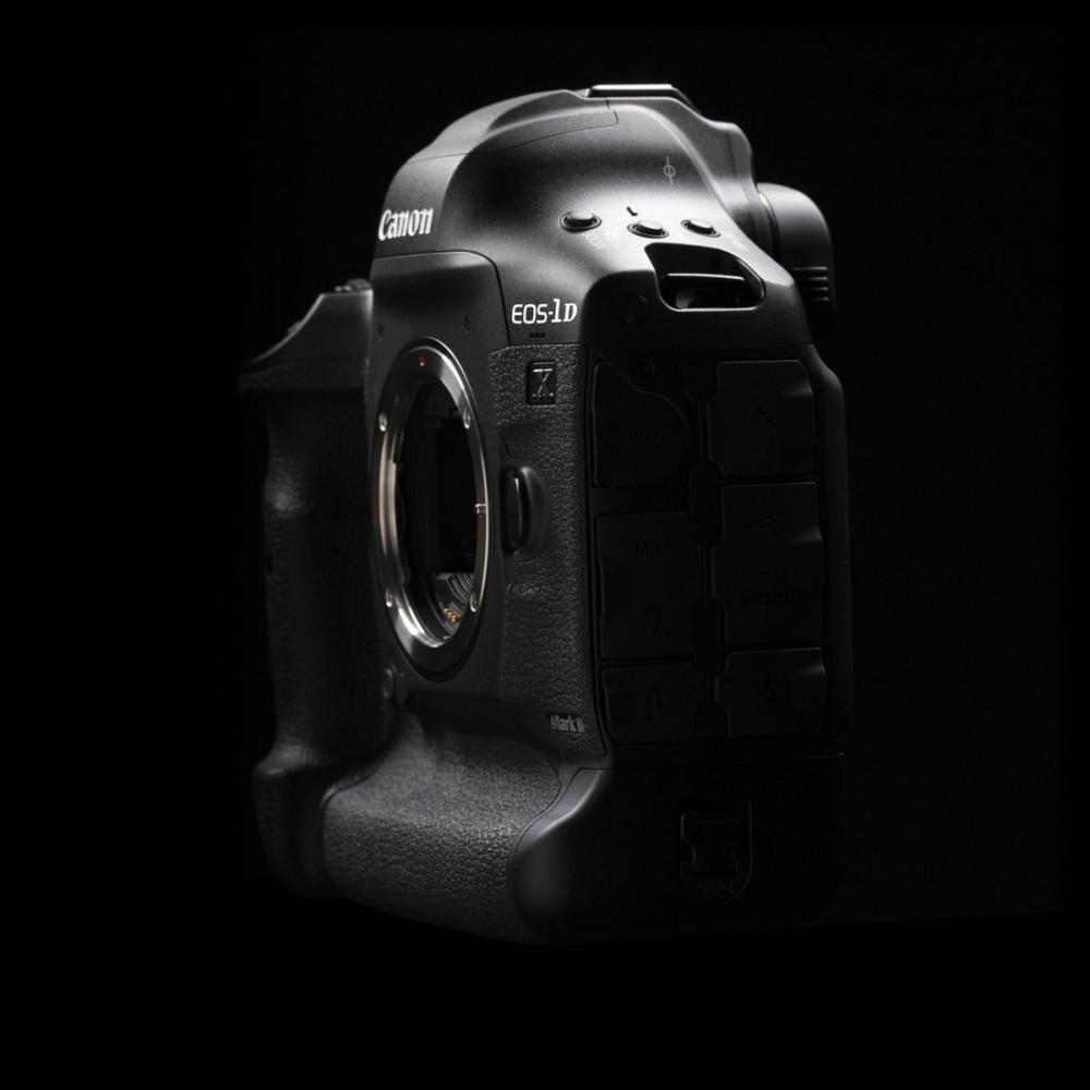 Canon EOS-1D X Mark III class="wp-image-1026154" 