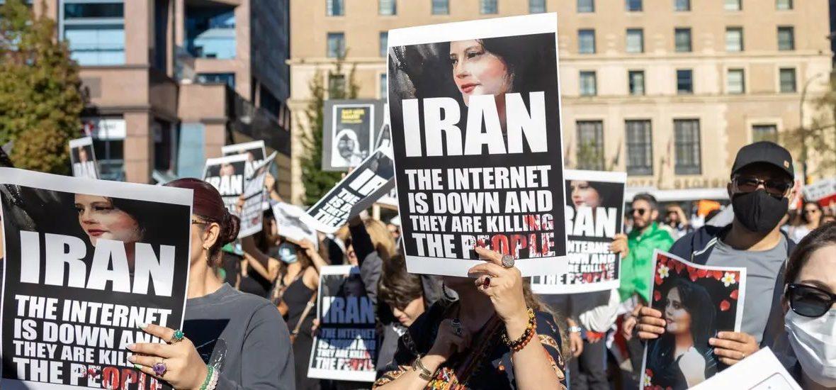 Iran walczy z protestami, odcinając je od internetu