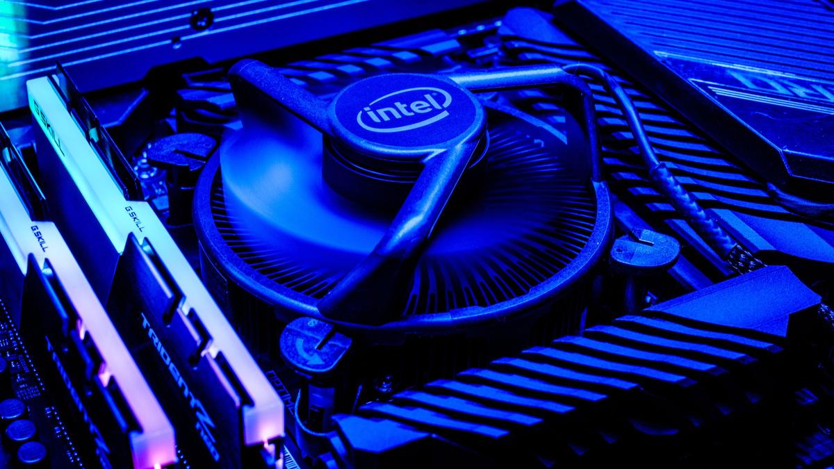 Intel wydał tajemniczą poprawkę dla niemal wszystkich procesorów
