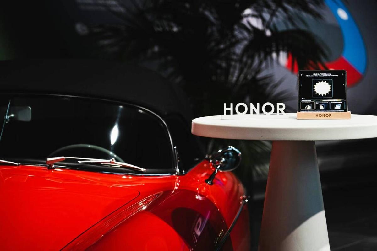 Honor Porsche Design składany smartfon Magic V2 